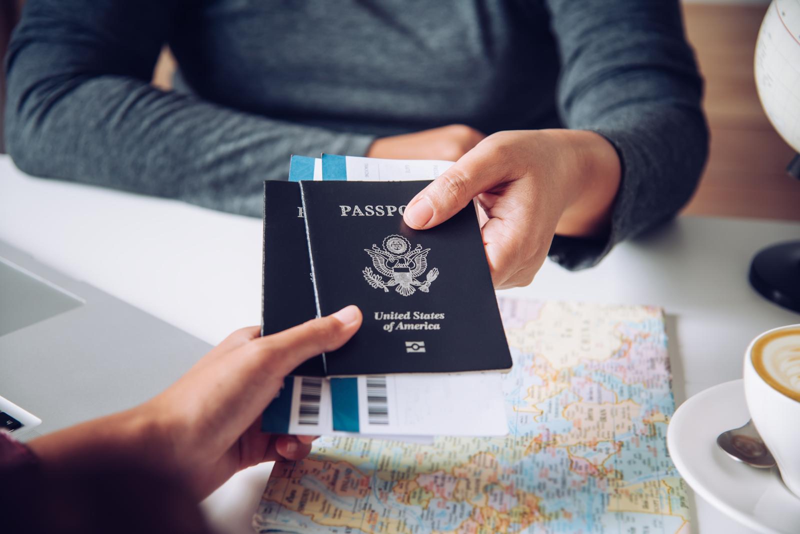 Attraversare i confini con un’occhiata: Regno Unito abbandona il passaporto per la tecnologia facciale!