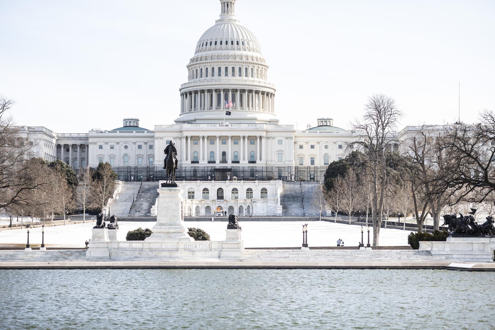 Sfida superata: il Senato USA evita lo shutdown con manovra d’urgenza