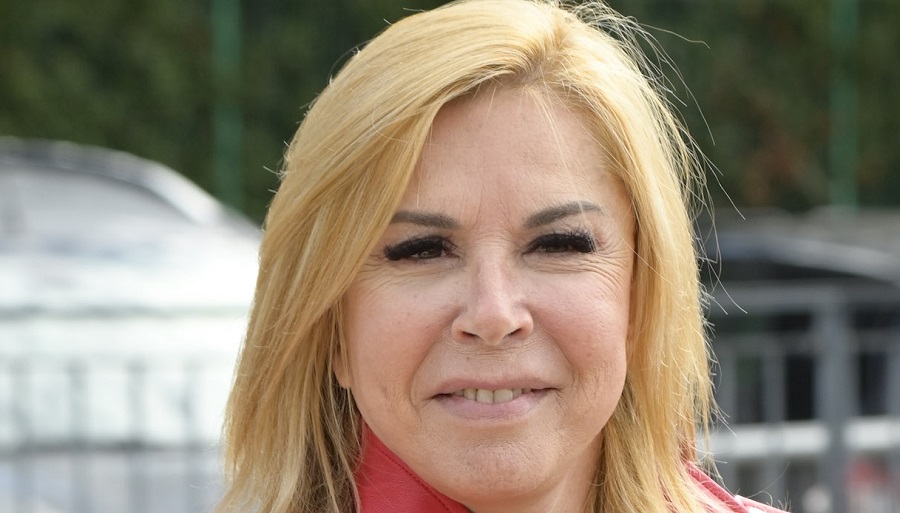 Anna Pettinelli critica la classifica di Sanremo: “Giornalisti ubriachi di prosecco”