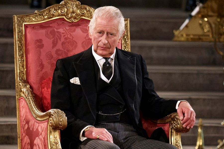 Carlo III: malattia e ipotesi di successione scuotono la Corona Britannica
